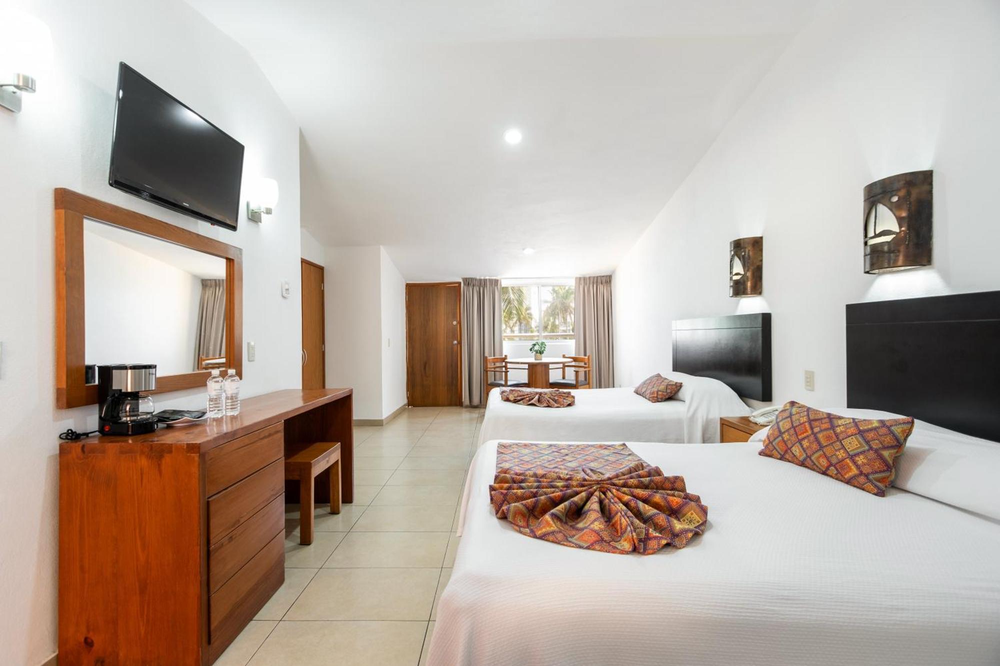 Costa De Oro Beach Hotel ماساتلان الغرفة الصورة